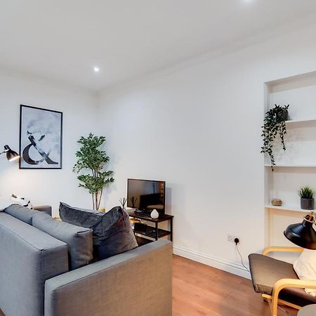 Welcomestay Tooting Broadway 3 Bedroom Apartment Londra Esterno foto