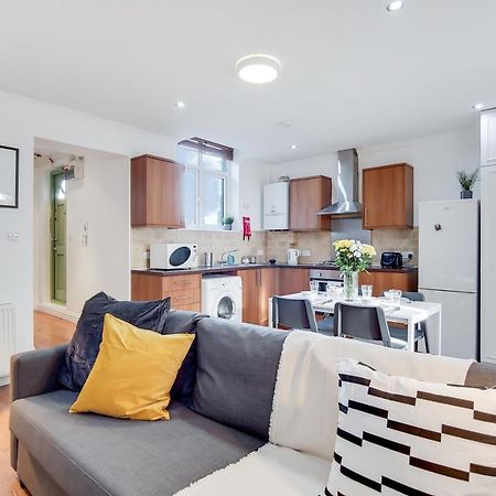 Welcomestay Tooting Broadway 3 Bedroom Apartment Londra Esterno foto