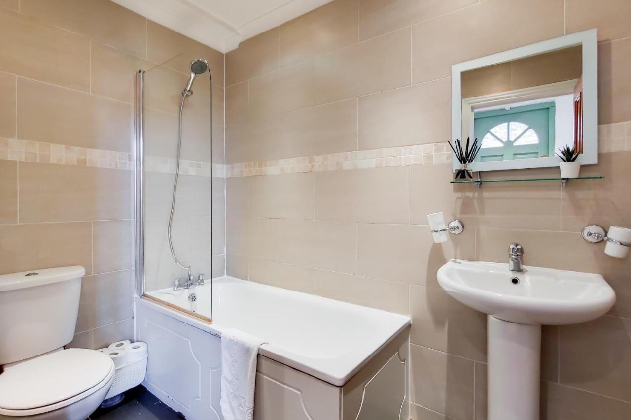 Welcomestay Tooting Broadway 3 Bedroom Apartment Londra Esterno foto